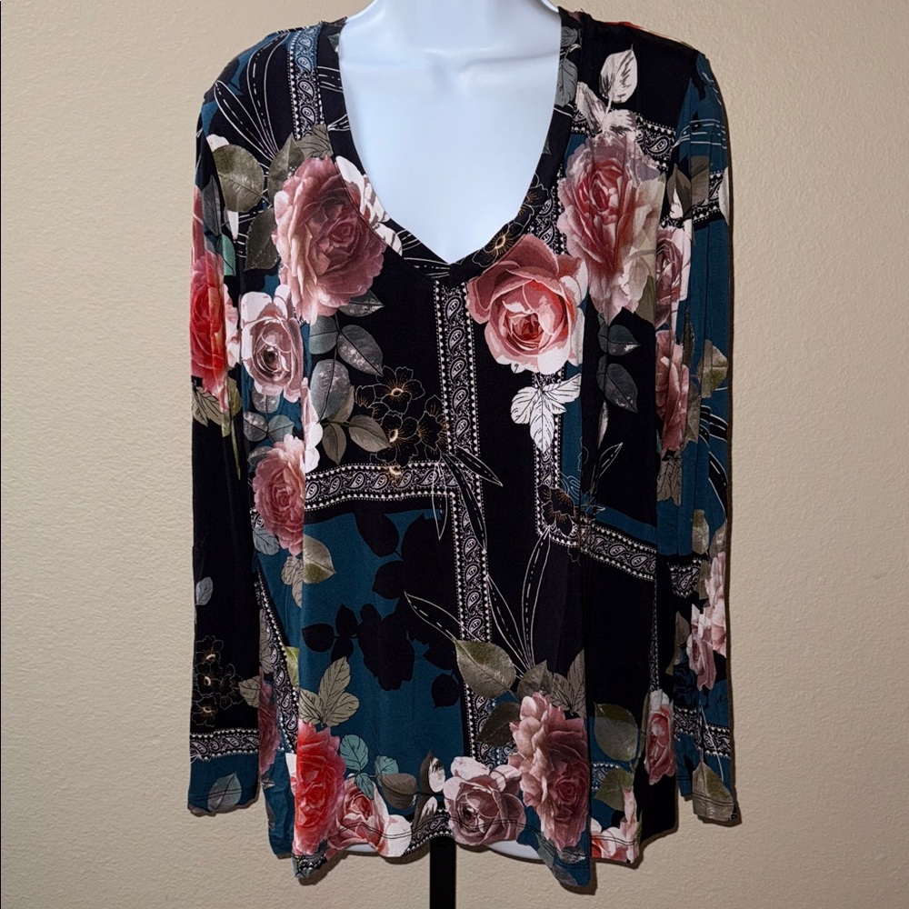 Johnny Was Rosabel Rose Foulard Black and Multi Floral V-Neck Top Size XL